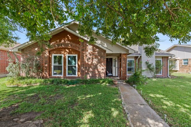 8301 Kensington Drive, Rowlett, TX 75088
