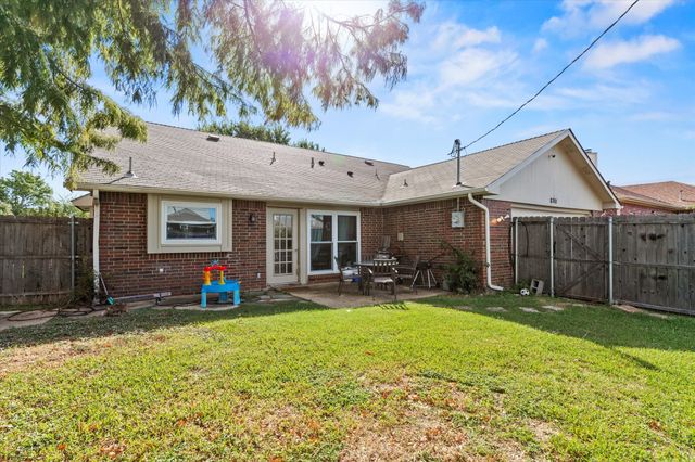 8301 Kensington Drive, Rowlett, TX 75088