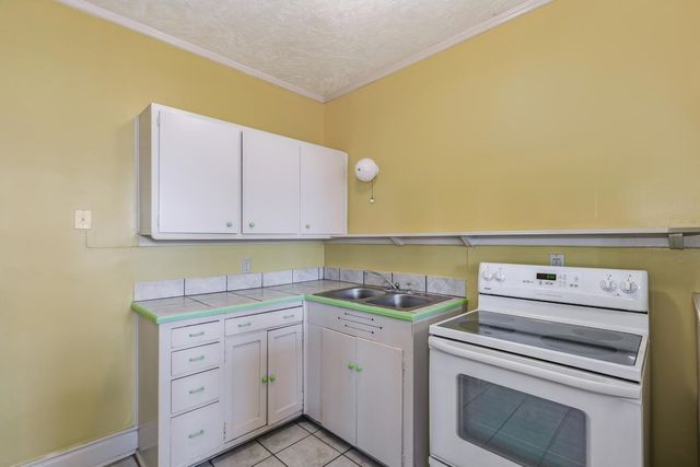 115 S Rutan Ave 5K, Wichita, KS 67218