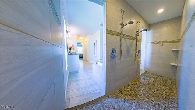 2323 SW 22nd ST, Cape Coral, FL 33991