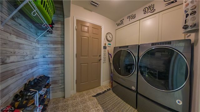 2323 SW 22nd ST, Cape Coral, FL 33991