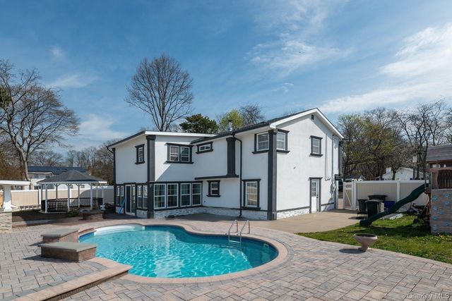 478 Mayflower Avenue, Brentwood, NY 11717