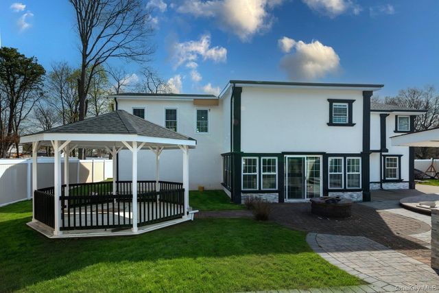 478 Mayflower Avenue, Brentwood, NY 11717