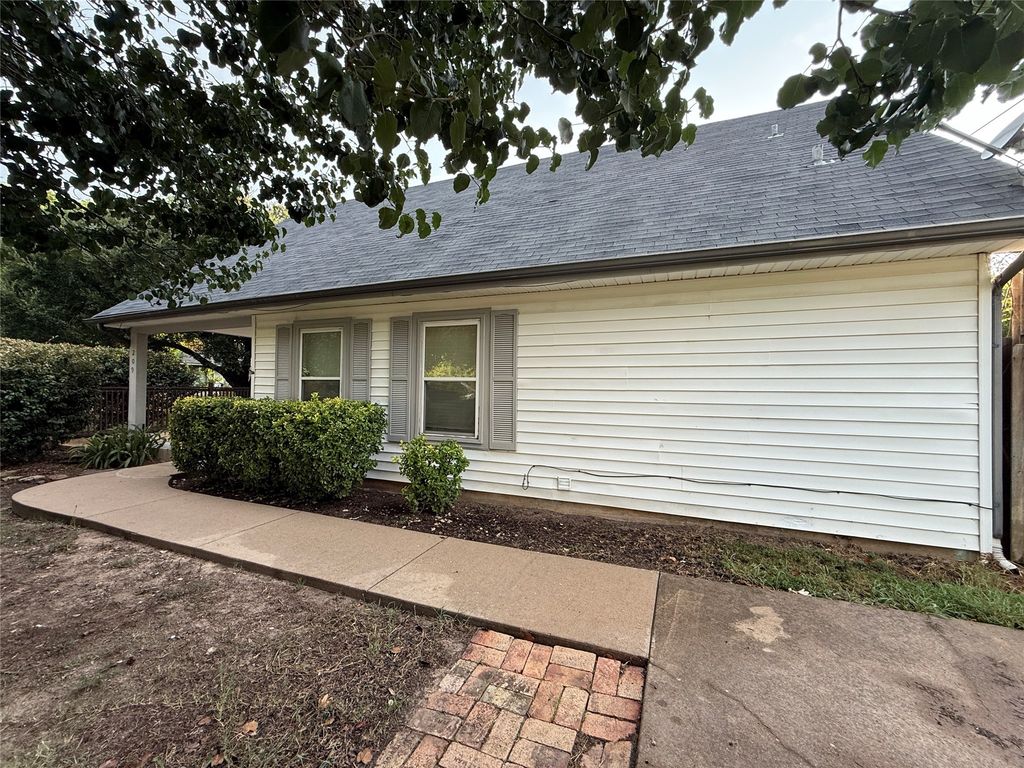 209 Trailwind Street, Gun Barrel City, TX 75156