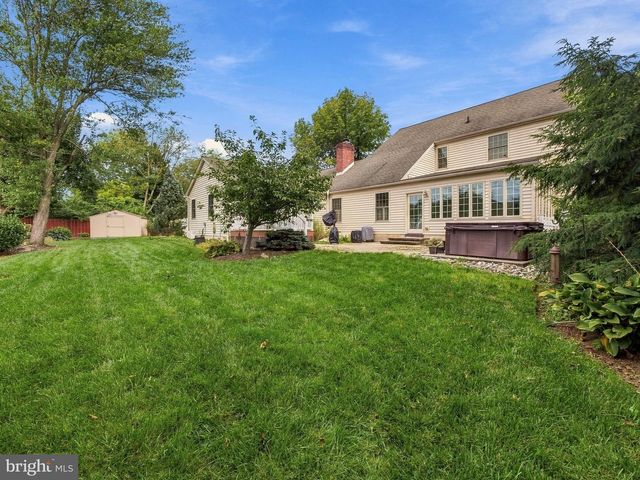 4454 FARM DR, Allentown, PA 18104