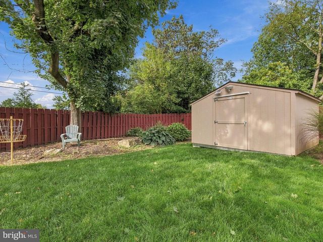 4454 FARM DR, Allentown, PA 18104