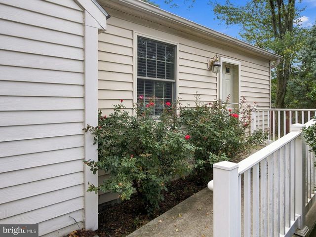 4454 FARM DR, Allentown, PA 18104
