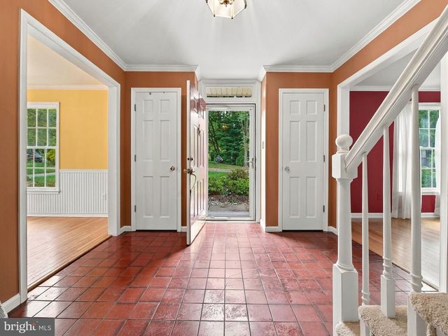4454 FARM DR, Allentown, PA 18104