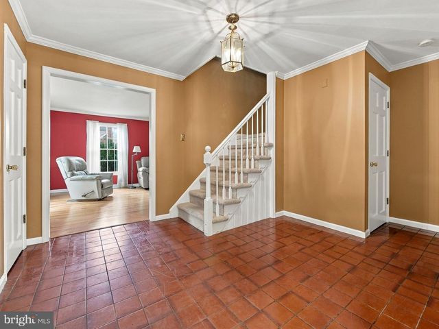 4454 FARM DR, Allentown, PA 18104