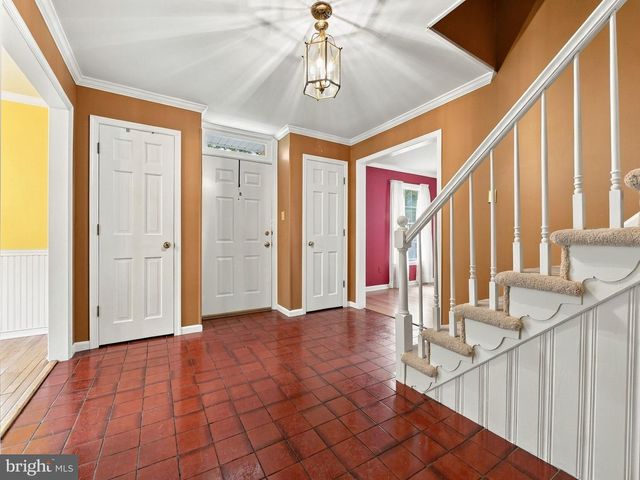 4454 FARM DR, Allentown, PA 18104
