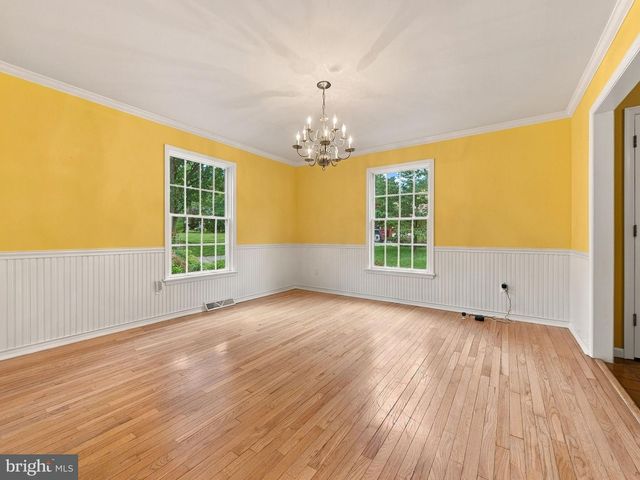 4454 FARM DR, Allentown, PA 18104