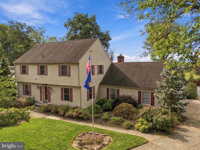 4454 FARM DR, Allentown, PA 18104