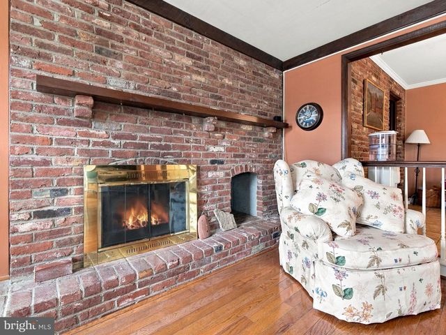 4454 FARM DR, Allentown, PA 18104