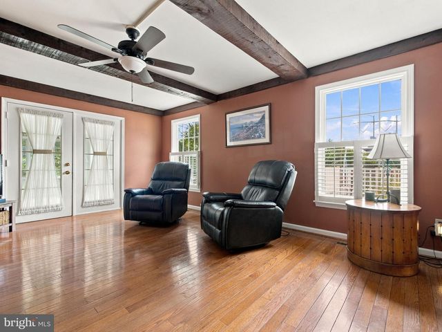 4454 FARM DR, Allentown, PA 18104