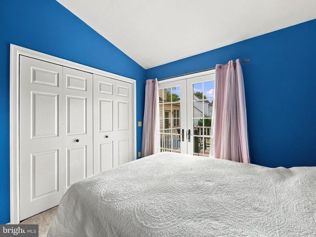 4454 FARM DR, Allentown, PA 18104
