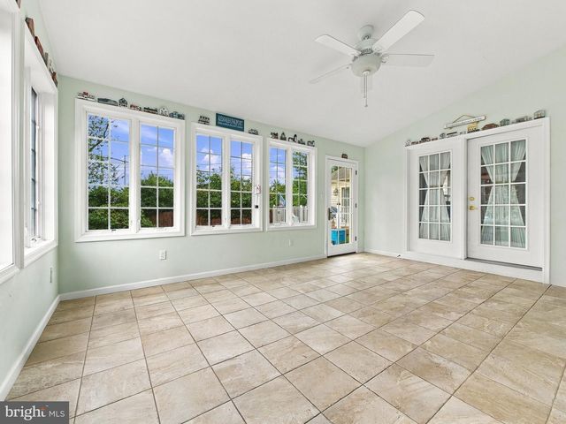 4454 FARM DR, Allentown, PA 18104