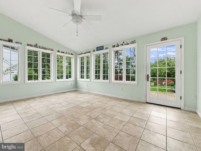 4454 FARM DR, Allentown, PA 18104