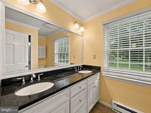 4454 FARM DR, Allentown, PA 18104