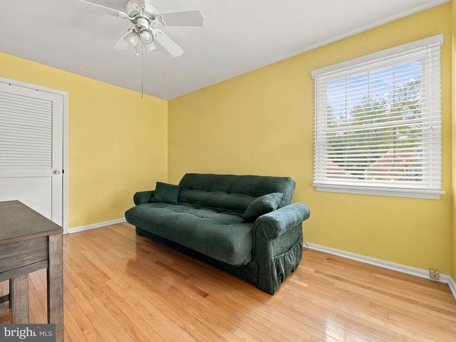 4454 FARM DR, Allentown, PA 18104