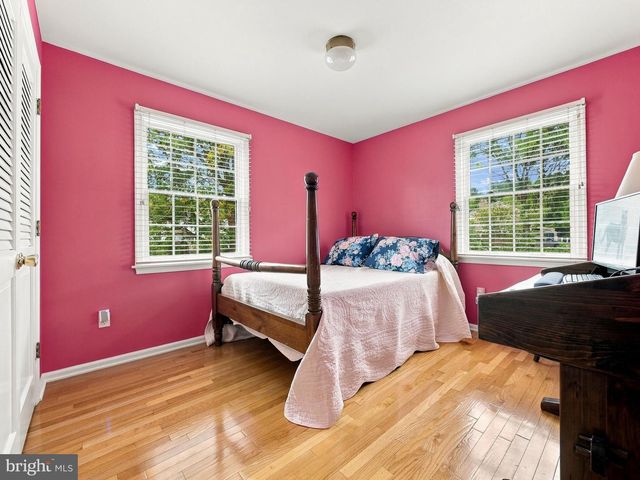 4454 FARM DR, Allentown, PA 18104