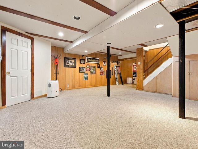 4454 FARM DR, Allentown, PA 18104