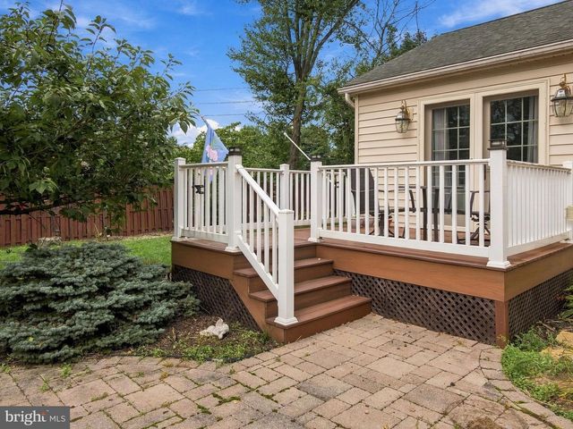4454 FARM DR, Allentown, PA 18104