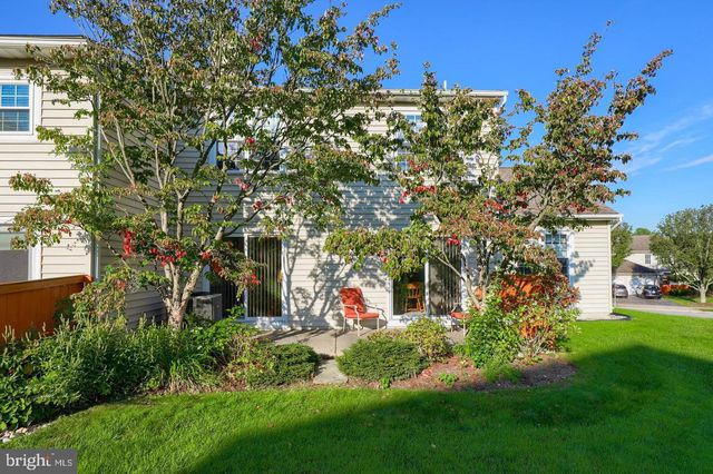 107 TREETOPS DR, Lancaster, PA 17601