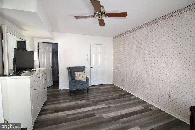 107 TREETOPS DR, Lancaster, PA 17601