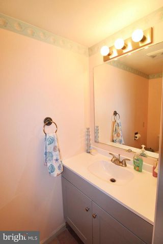 107 TREETOPS DR, Lancaster, PA 17601