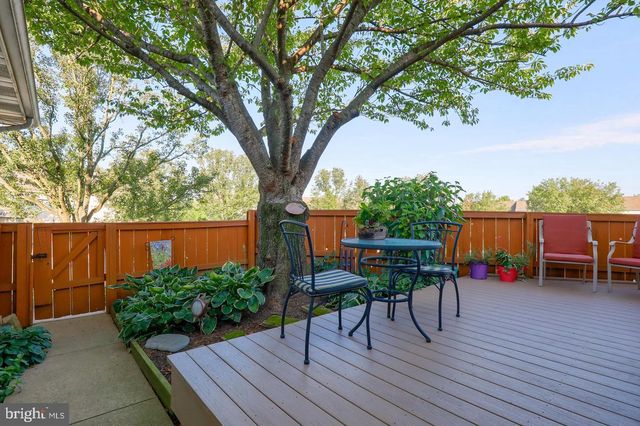 107 TREETOPS DR, Lancaster, PA 17601