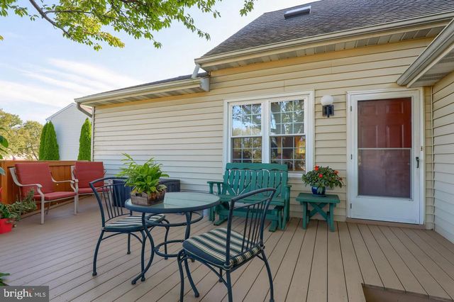 107 TREETOPS DR, Lancaster, PA 17601