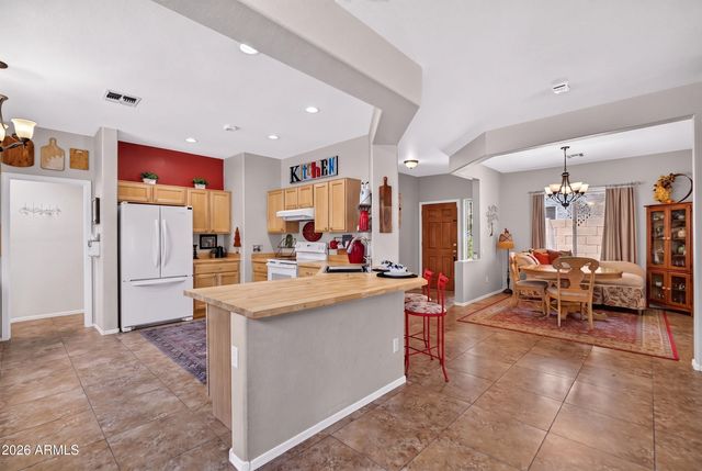 10944 E BOSTON Street, Apache Junction, AZ 85120