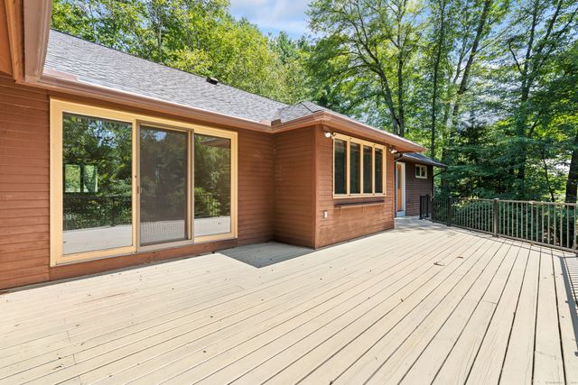 22 Brookside Drive, Suffield, CT 06078
