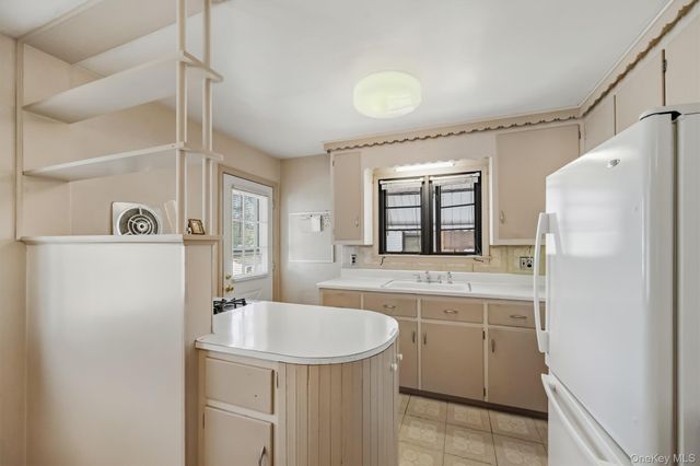 12 Randall Terrace, Middletown, NY 10940