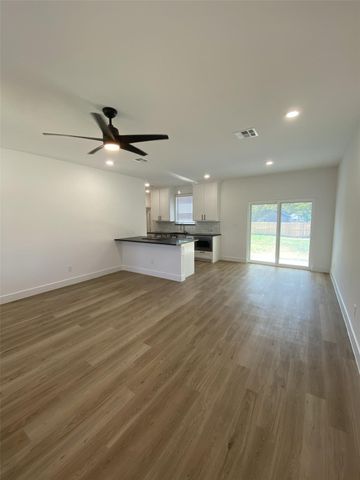 622 W Florence Street, Denison, TX 75020