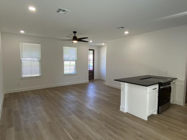 622 W Florence Street, Denison, TX 75020