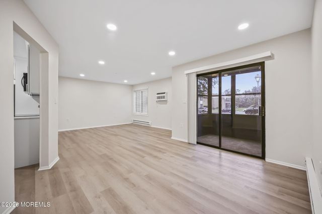 14 Pine Cluster Circle D, Manalapan, NJ 07726