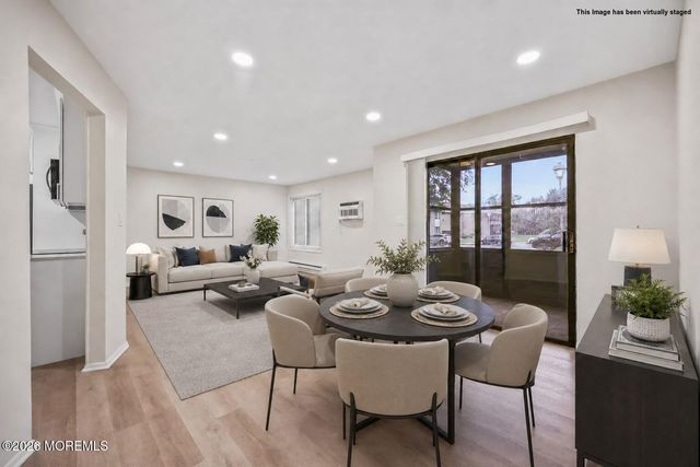 14 Pine Cluster Circle D, Manalapan, NJ 07726