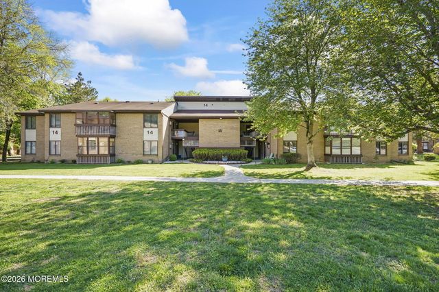 14 Pine Cluster Circle D, Manalapan, NJ 07726