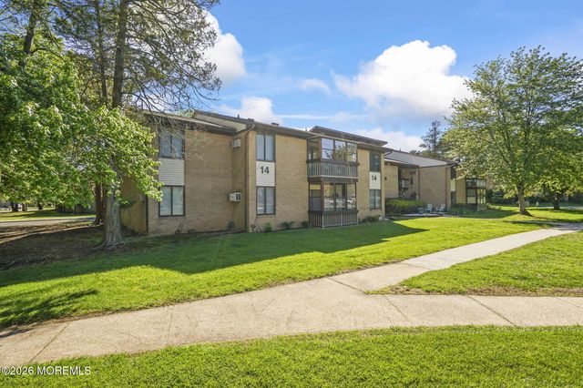 14 Pine Cluster Circle D, Manalapan, NJ 07726
