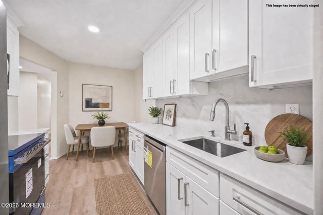 14 Pine Cluster Circle D, Manalapan, NJ 07726
