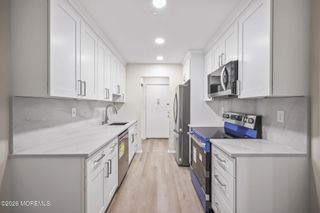 14 Pine Cluster Circle D, Manalapan, NJ 07726
