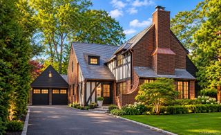 87 Bellows Lane, Manhasset, NY 11030