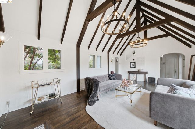 3500 Oak Knoll Blvd, Oakland, CA 94605