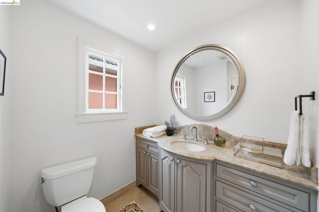 3500 Oak Knoll Blvd, Oakland, CA 94605