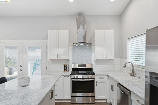 3500 Oak Knoll Blvd, Oakland, CA 94605