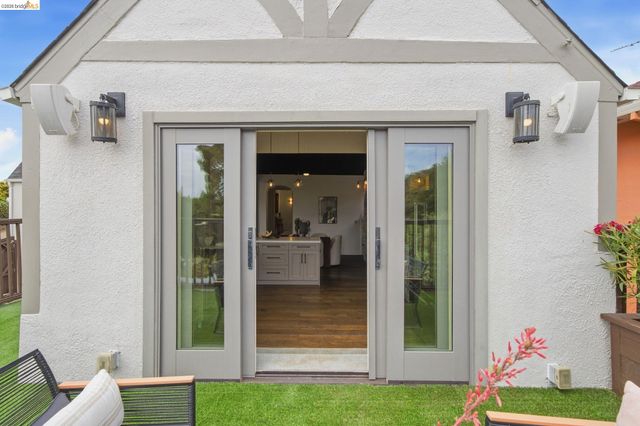 3500 Oak Knoll Blvd, Oakland, CA 94605