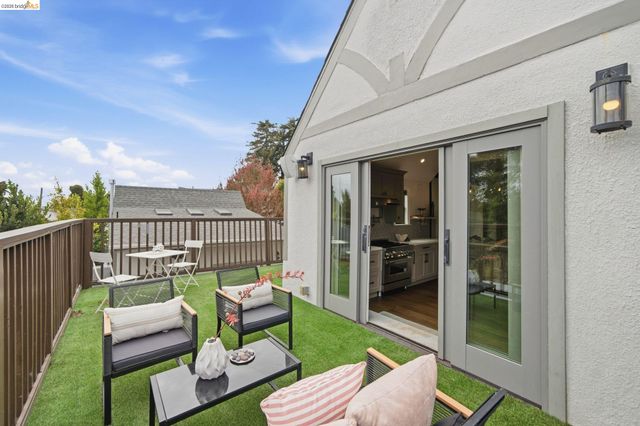 3500 Oak Knoll Blvd, Oakland, CA 94605