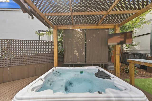 3500 Oak Knoll Blvd, Oakland, CA 94605