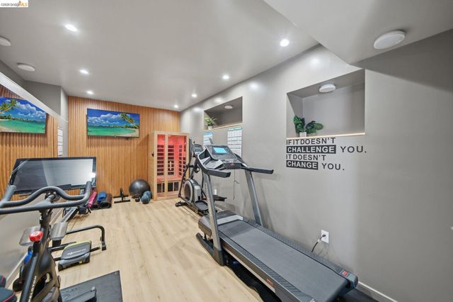 3500 Oak Knoll Blvd, Oakland, CA 94605